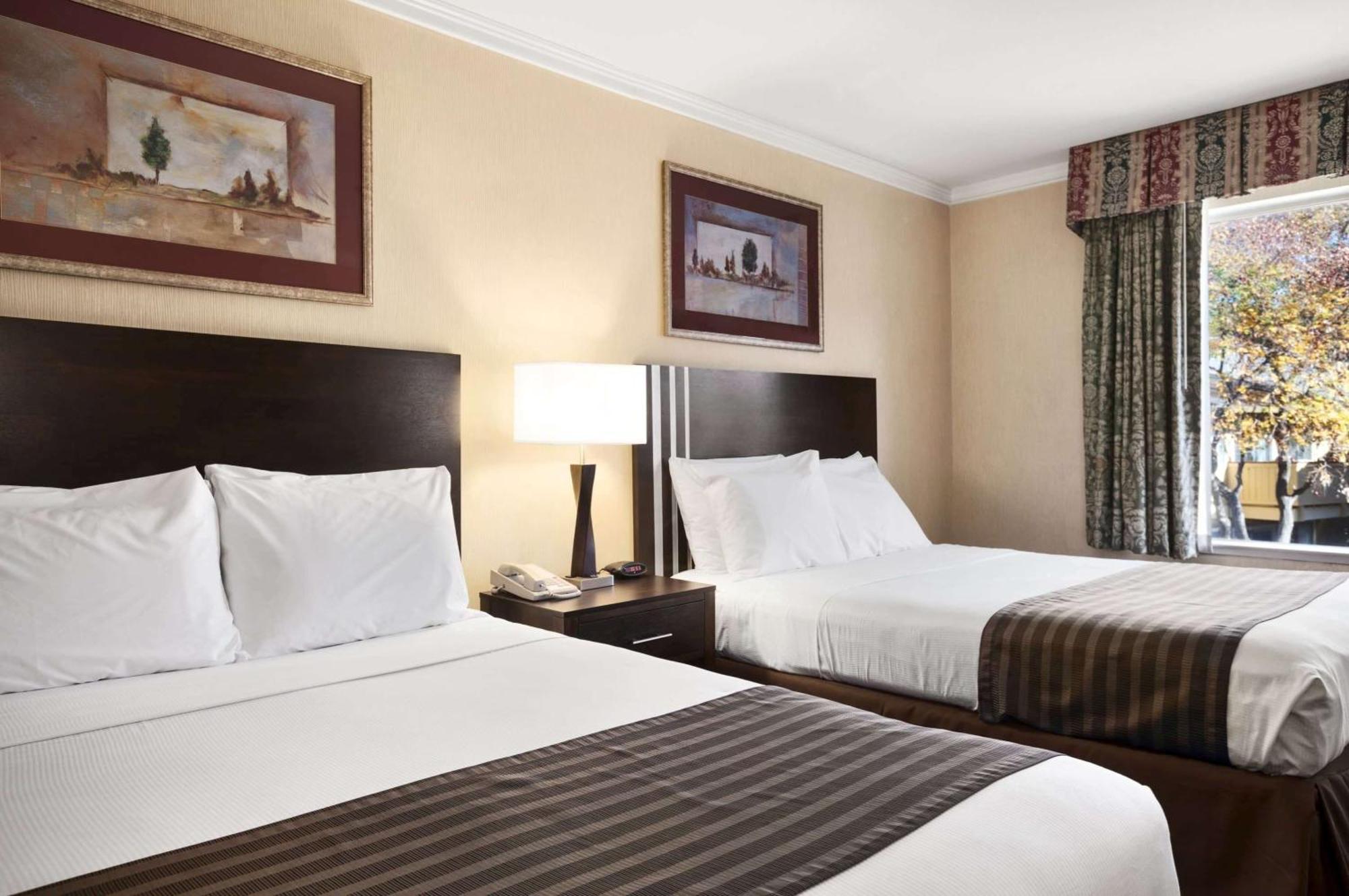 Days Inn By Wyndham Concord Exterior photo