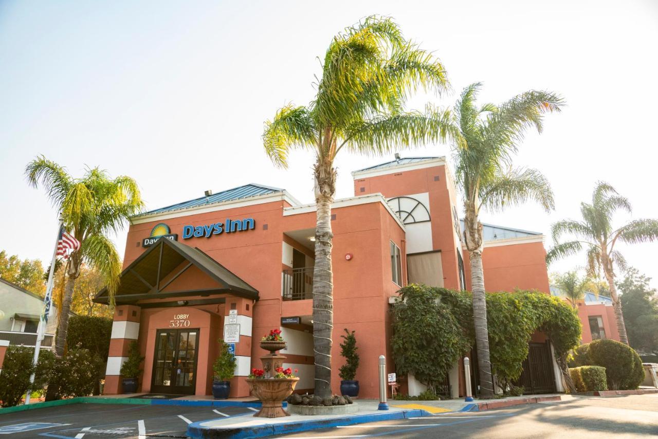 Days Inn By Wyndham Concord Exterior photo