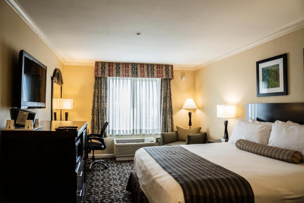 Days Inn By Wyndham Concord Room photo