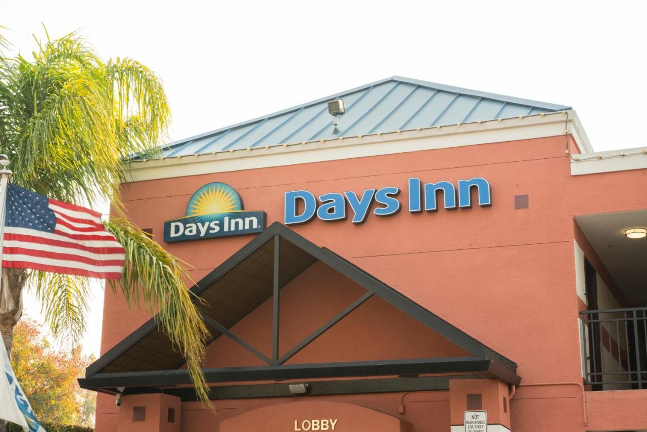 Days Inn By Wyndham Concord Exterior photo